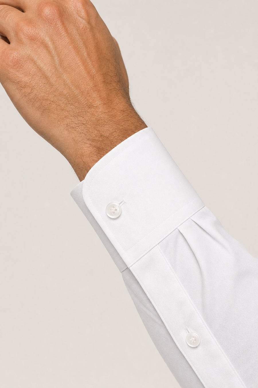 HADUR Camicia white dress shirt on a model, cuff detail