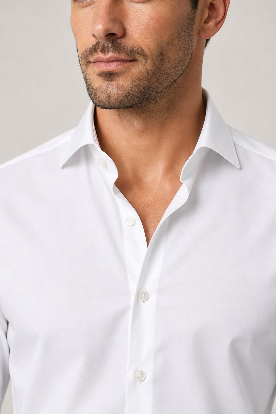 HADUR Raffinato white dress shirt on a model, collar detail